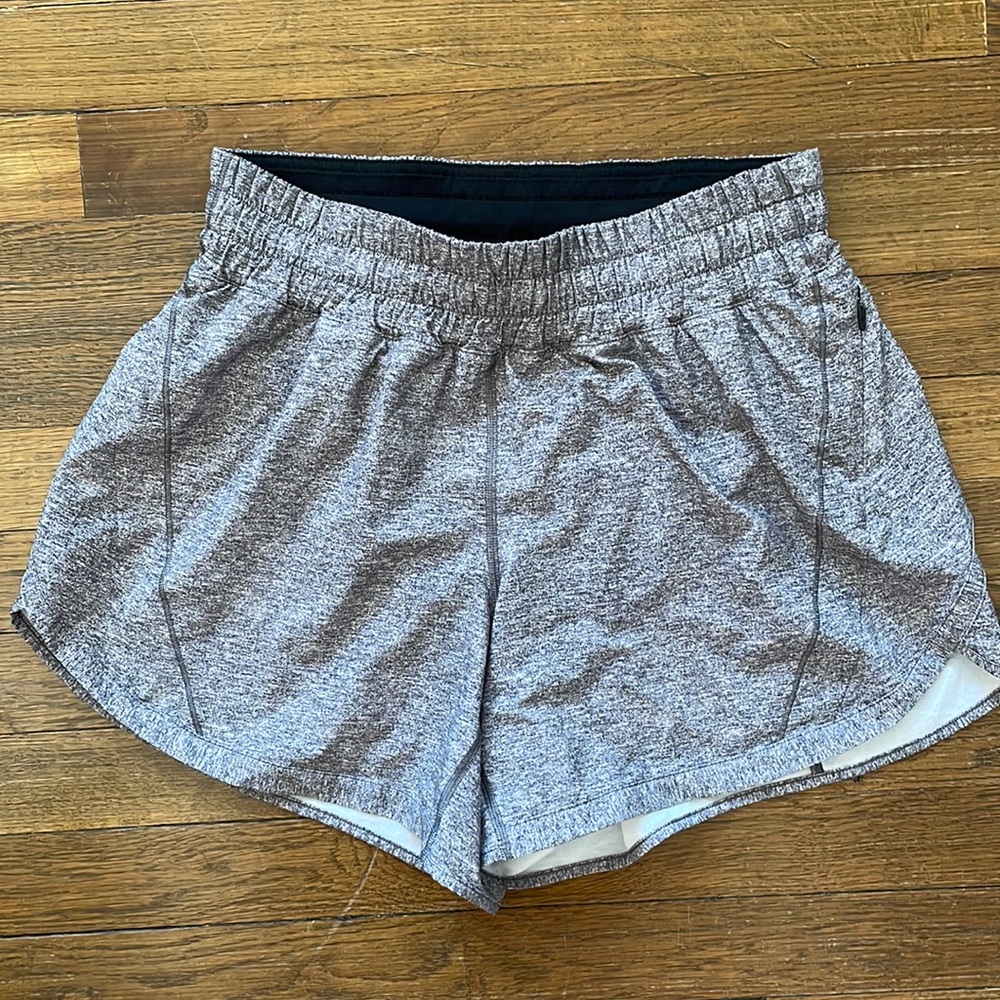 Lululemon Track That Mid-Rise Lined Short 5”, Size 8